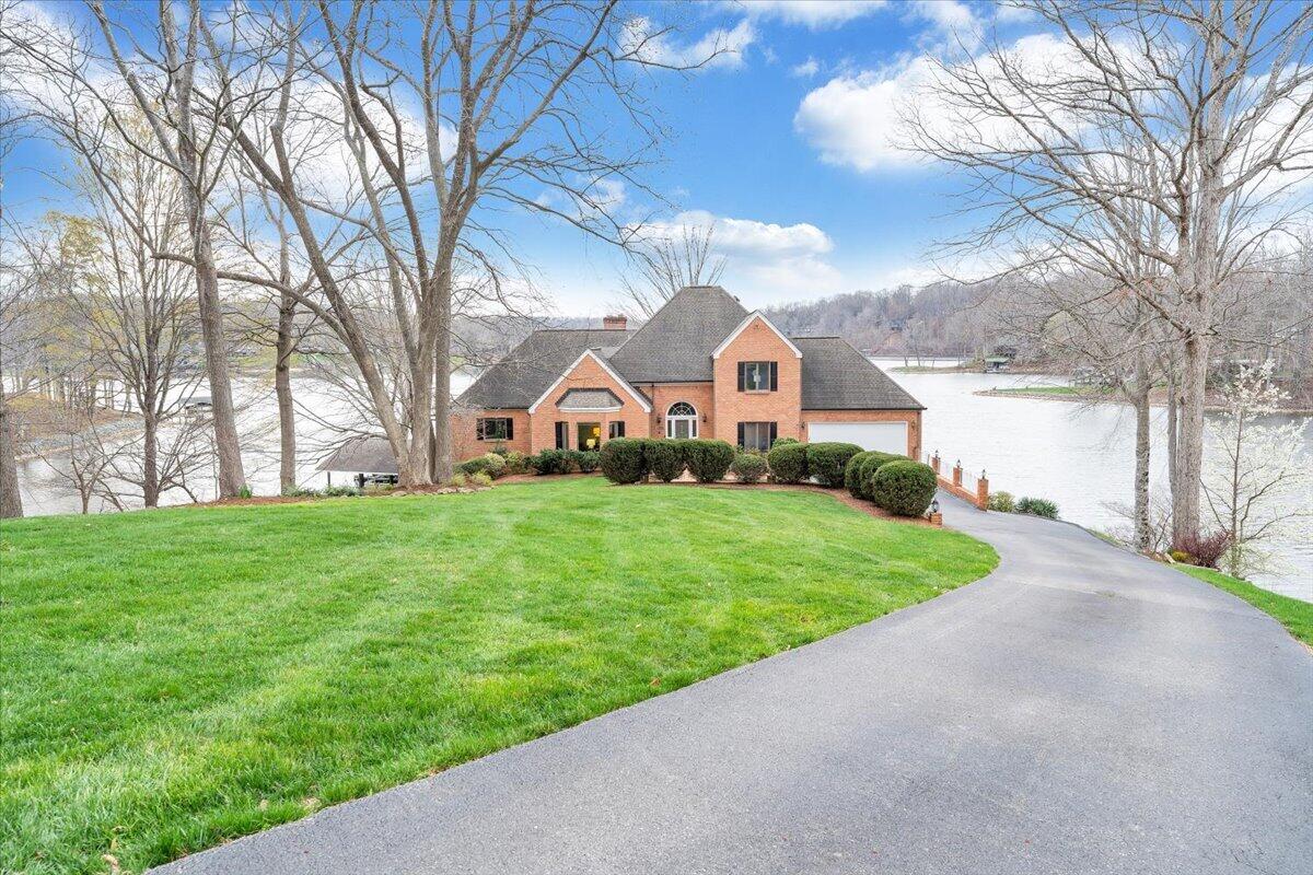 1300 Pats DR