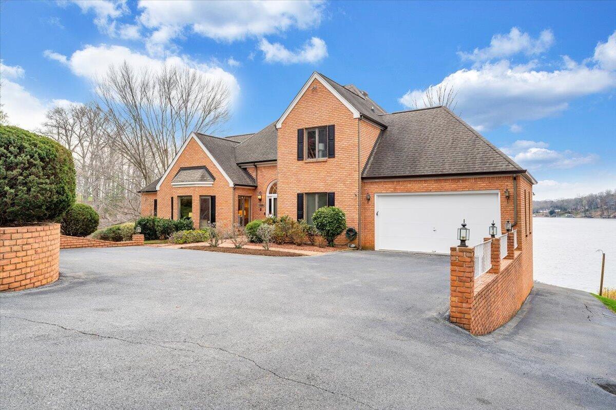 1300 Pats DR