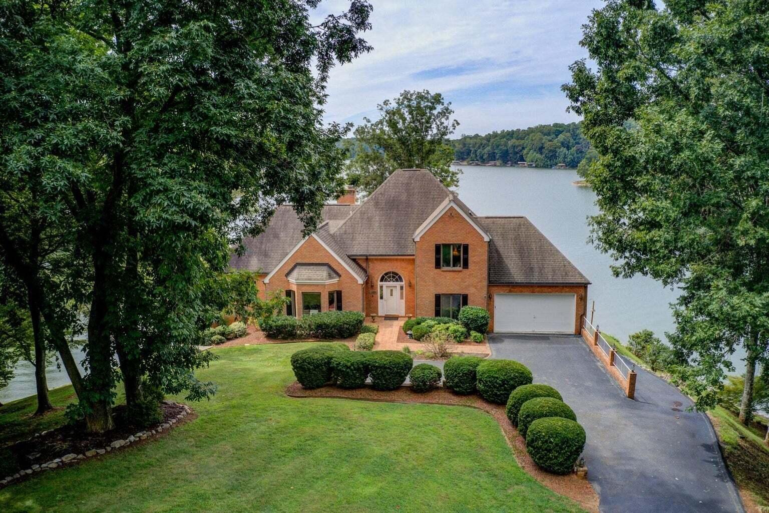 1300 Pats DR