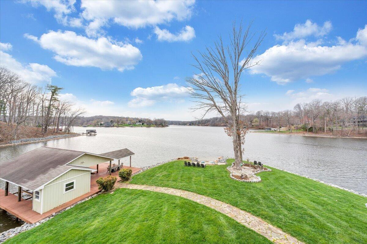 1300 Pats DR