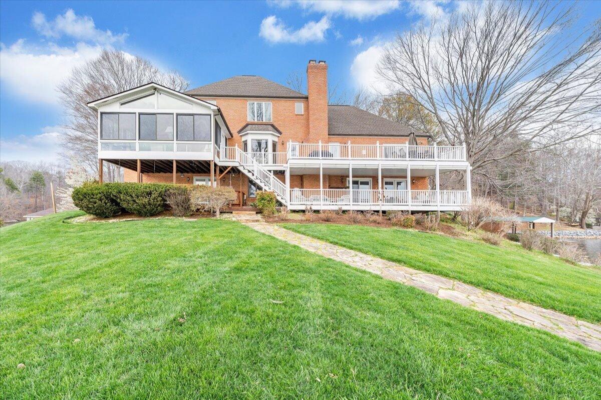 1300 Pats DR