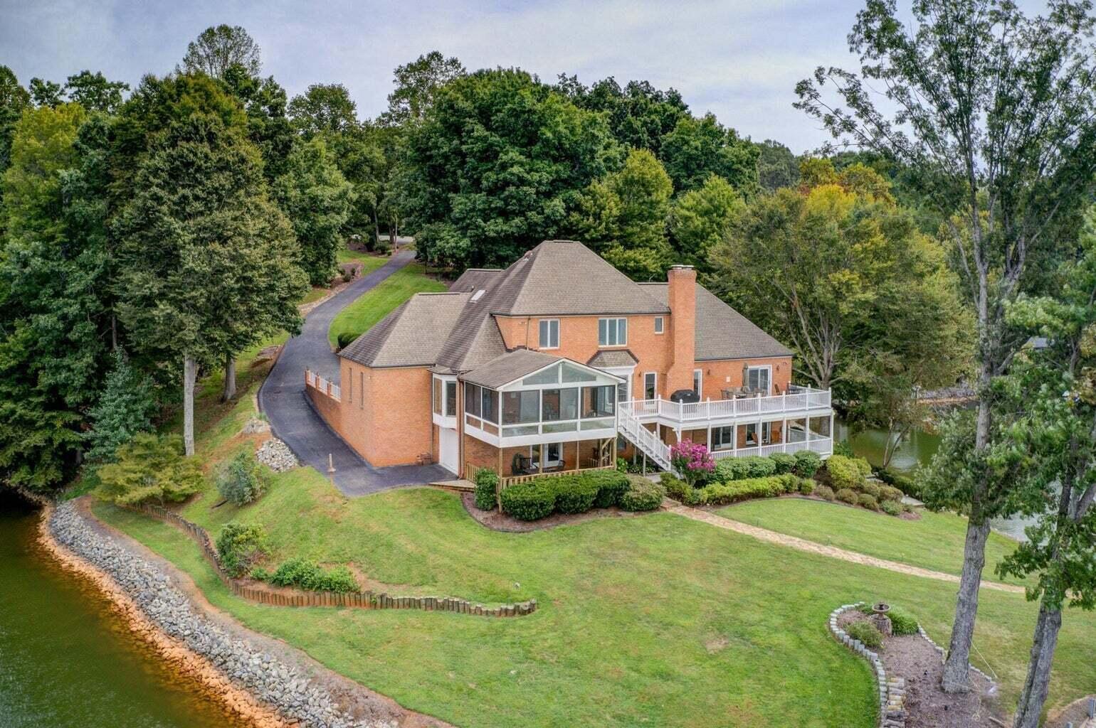 1300 Pats DR