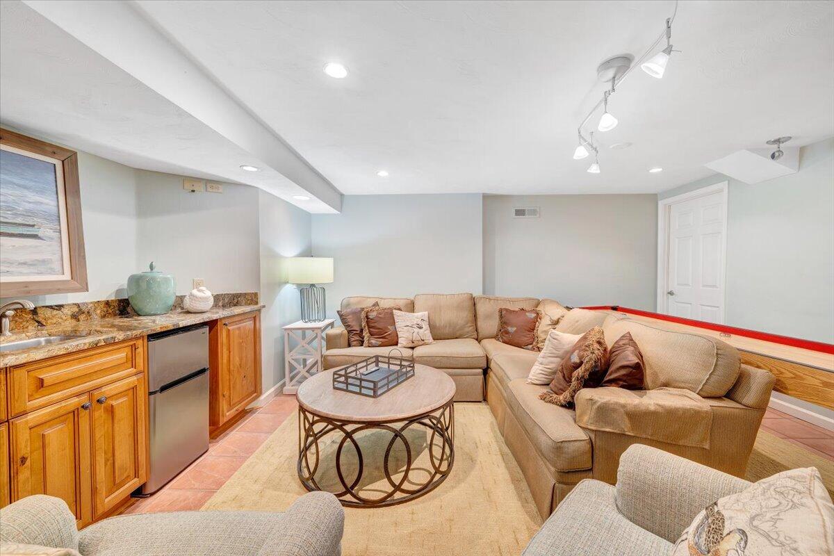 1300 Pats DR