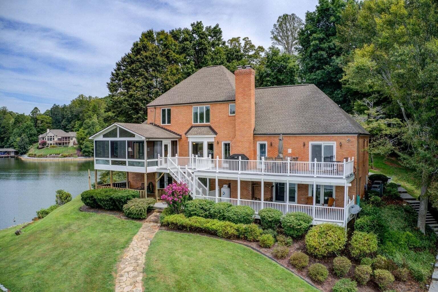 1300 Pats DR