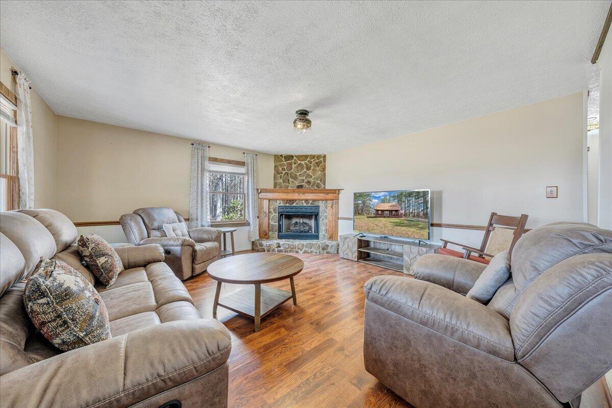50 Mapleridge DR