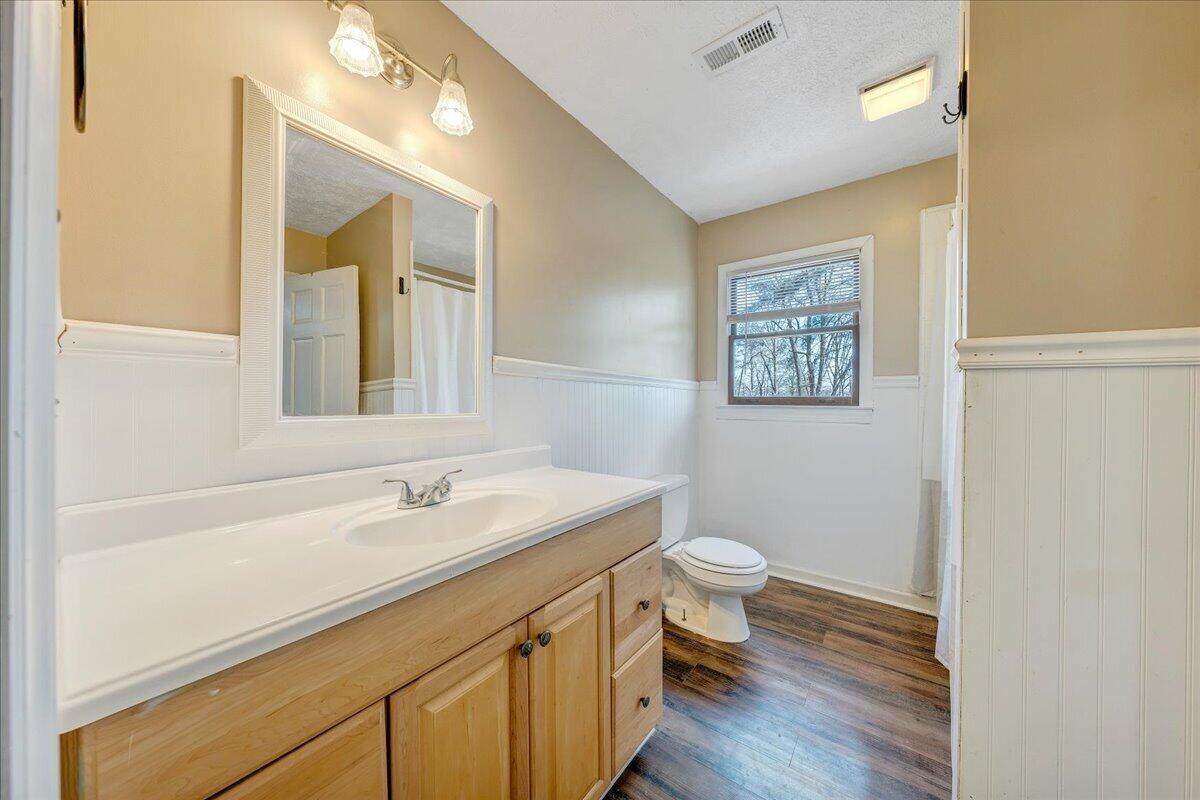 50 Mapleridge DR