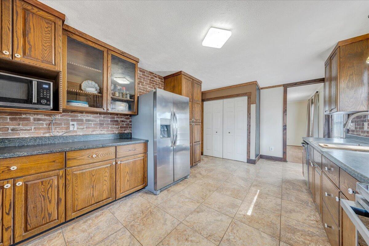 50 Mapleridge DR