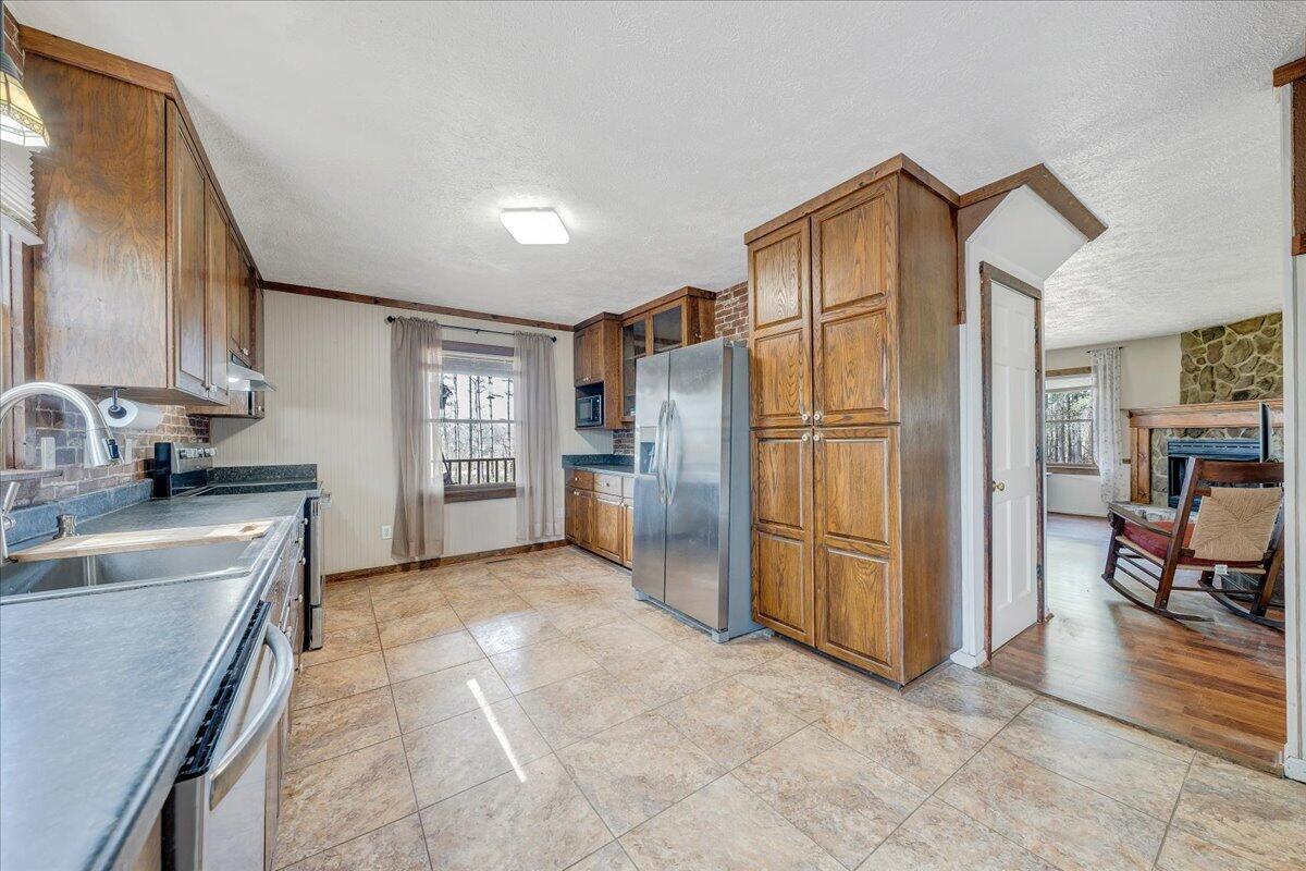 50 Mapleridge DR