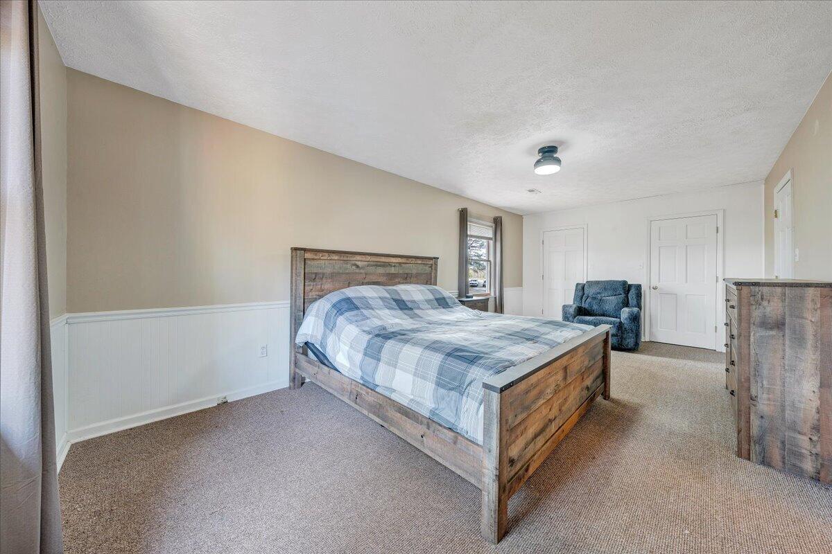 50 Mapleridge DR