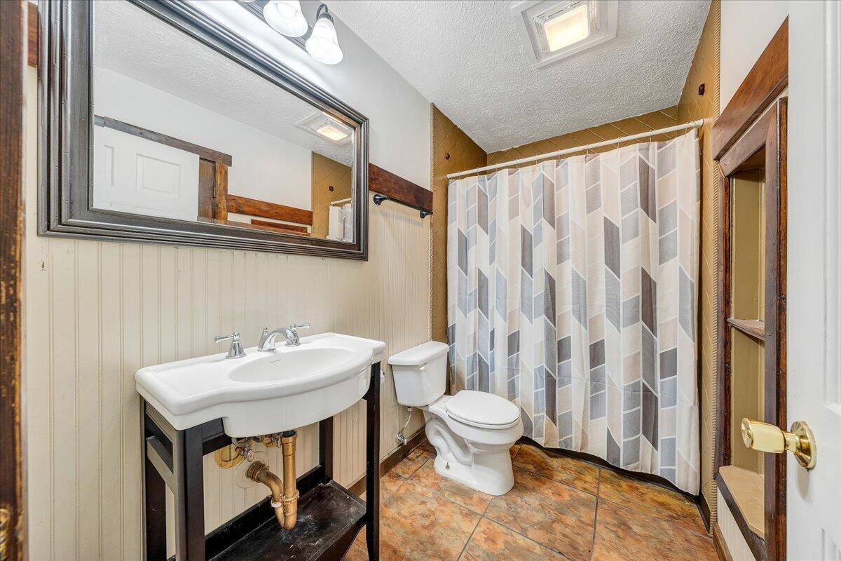 50 Mapleridge DR