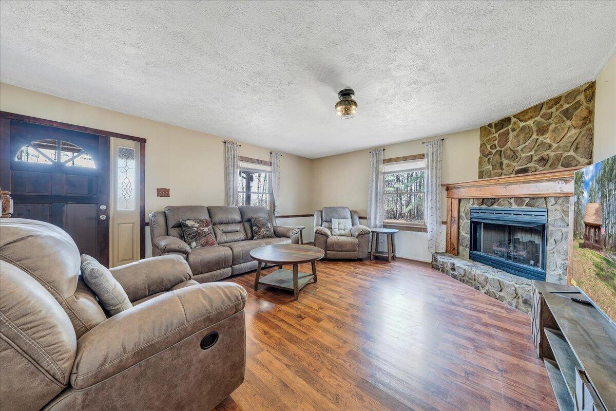 50 Mapleridge DR