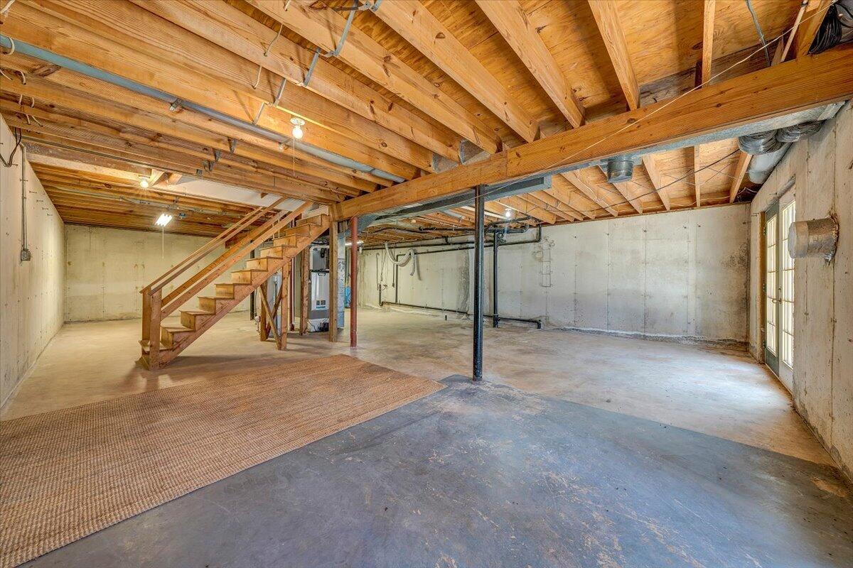 661 N Briar Mountain RD