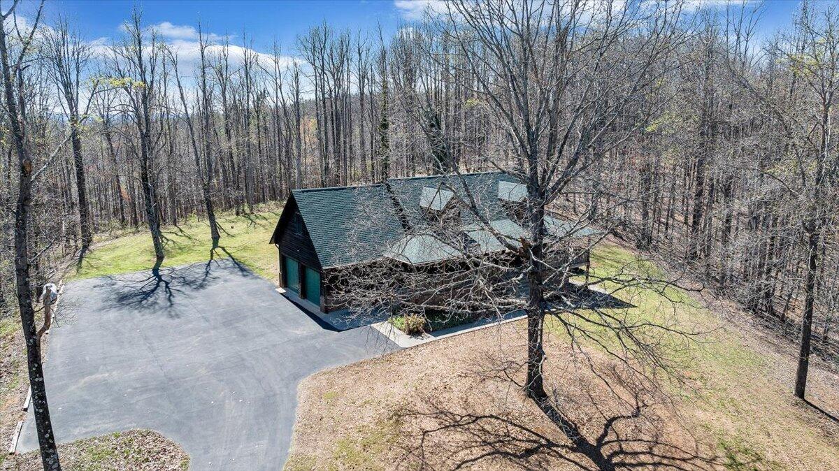 661 N Briar Mountain RD