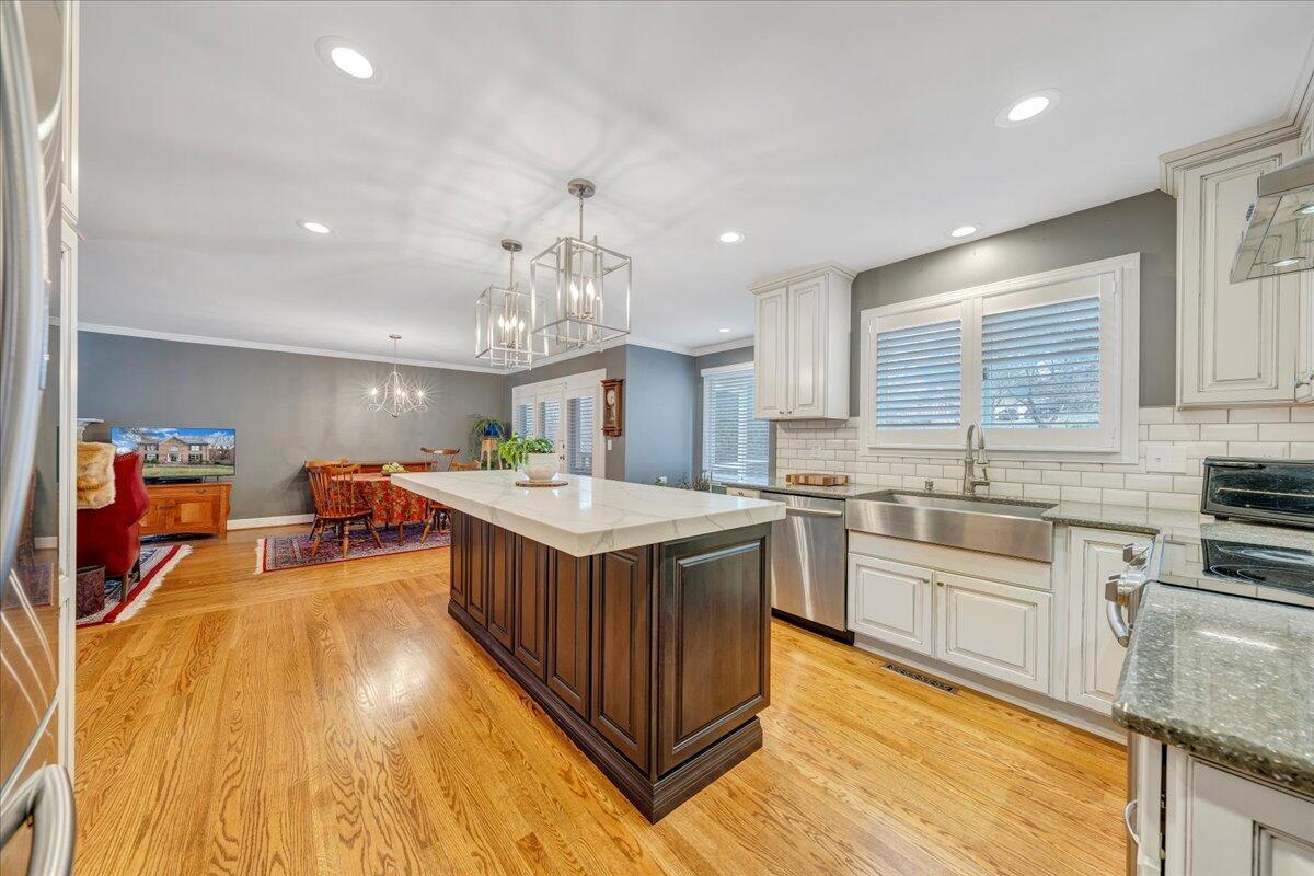 4434 Brentwood CT
