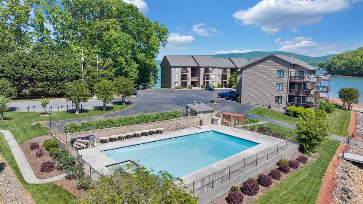 620 Montevista RD Unit: 602