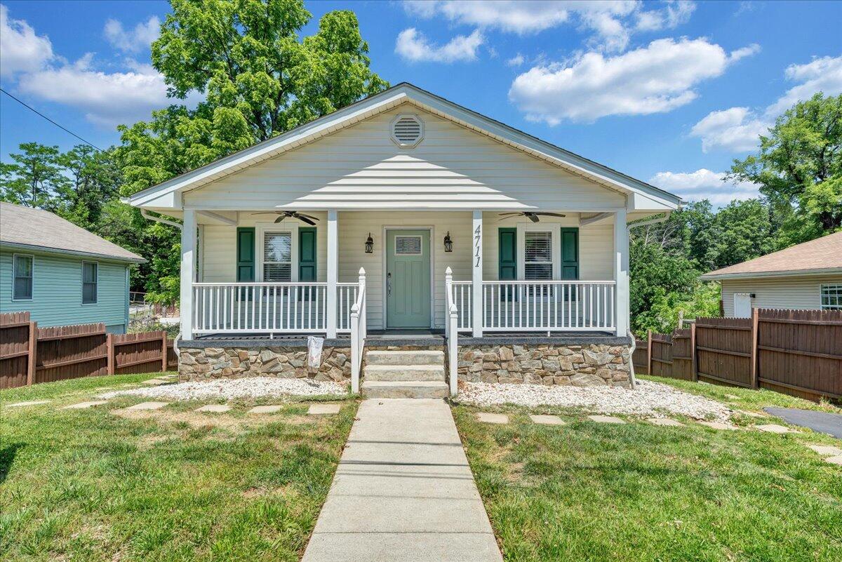 4711 Surrey AVE NW