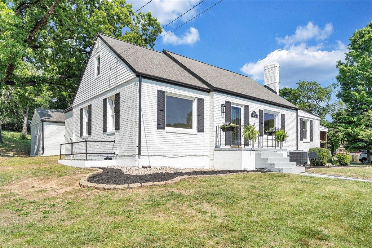 3116 Spring RD SW