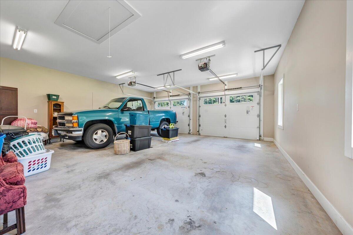 129 Douglas DR