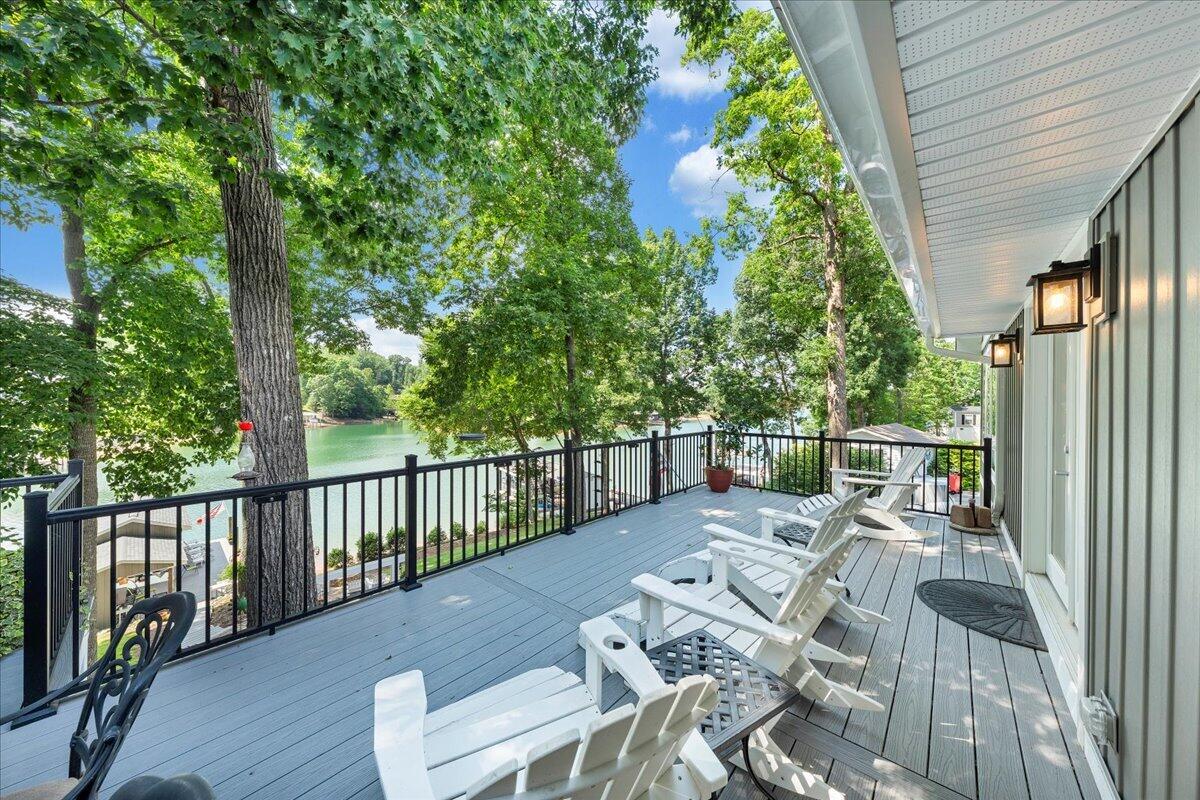 129 Douglas DR