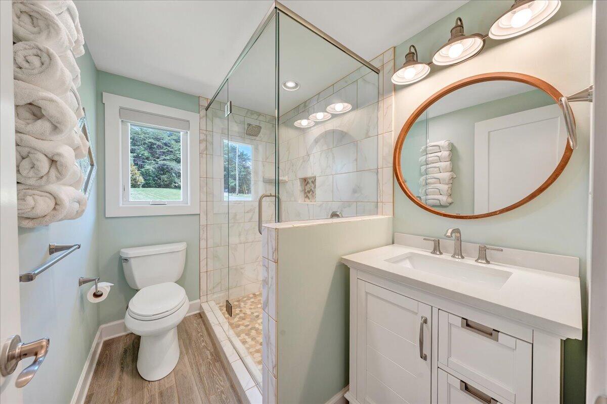 129 Douglas DR