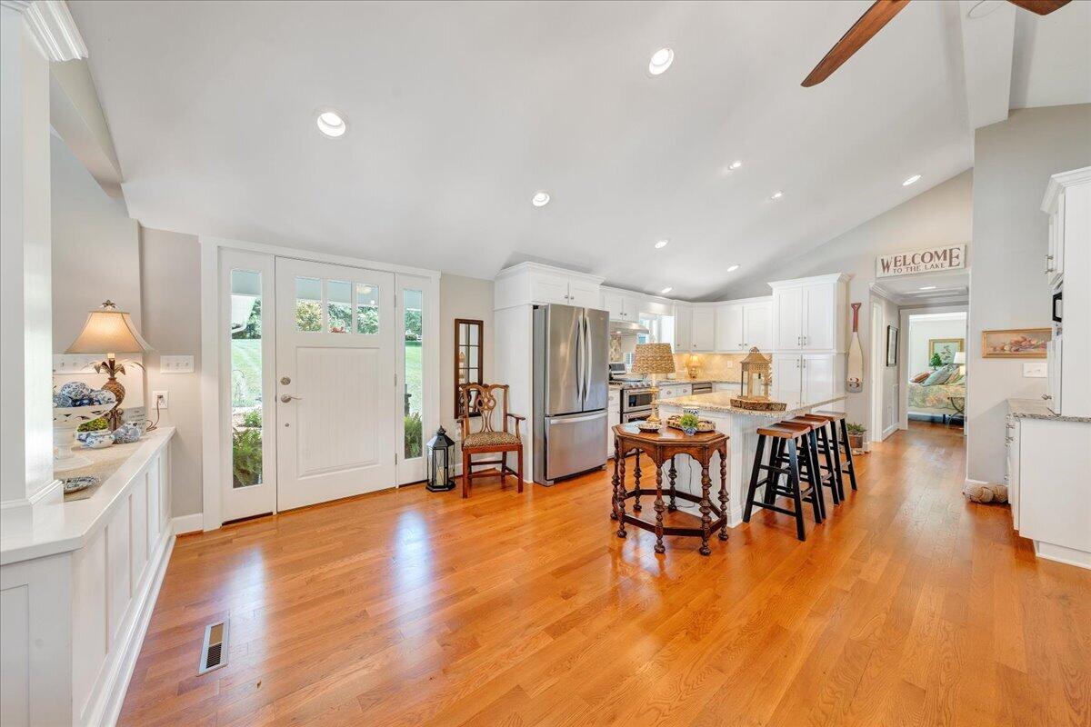 129 Douglas DR