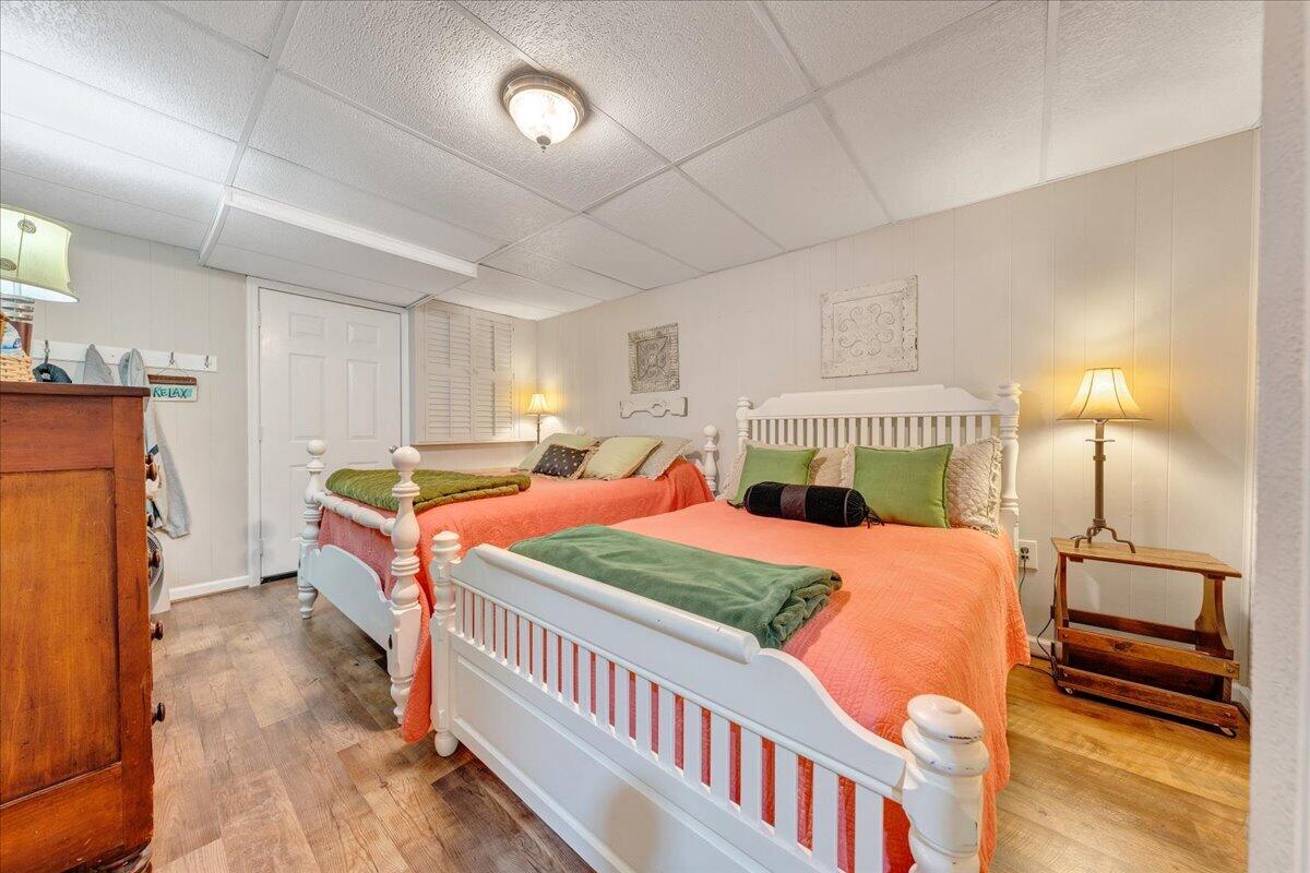 129 Douglas DR