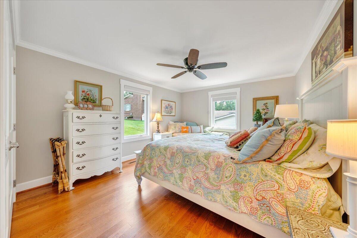 129 Douglas DR