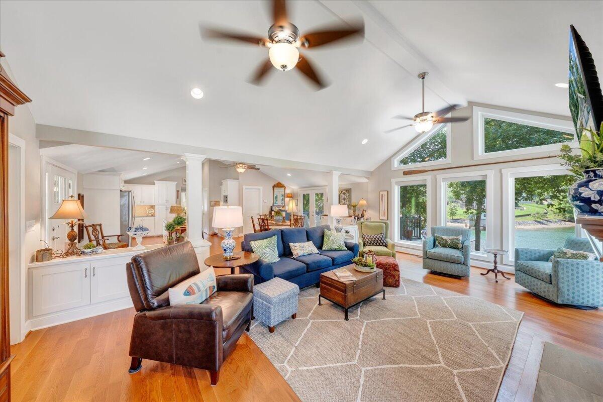 129 Douglas DR