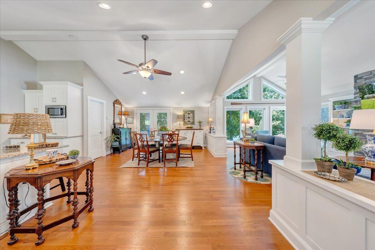 129 Douglas DR