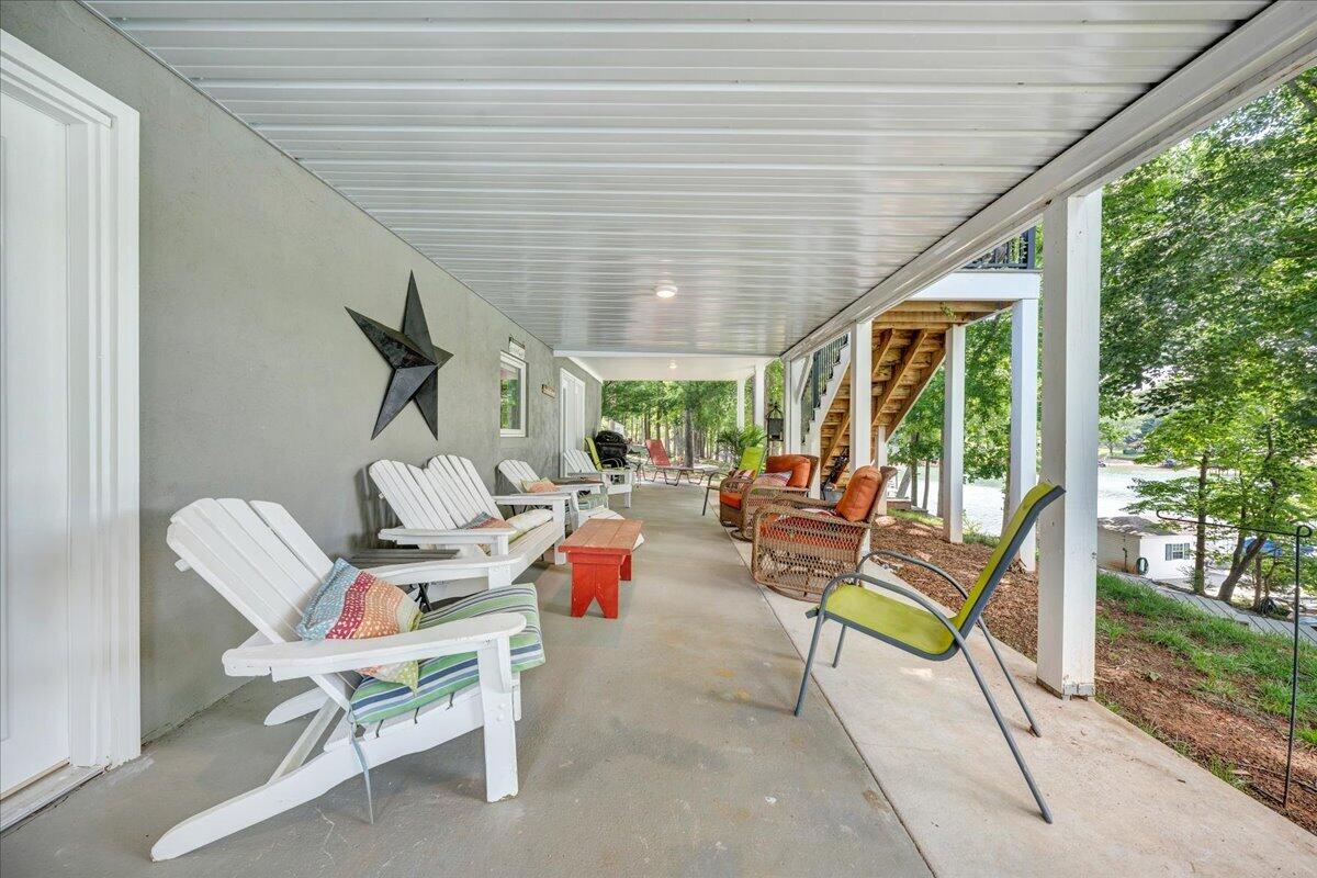 129 Douglas DR