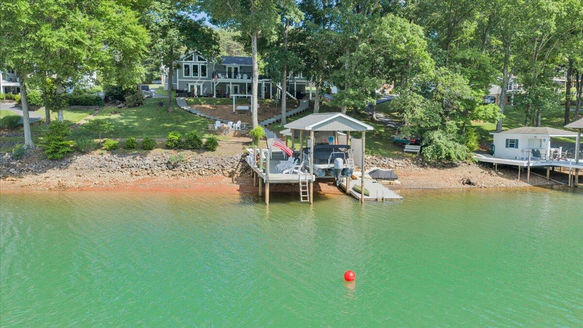 129 Douglas DR