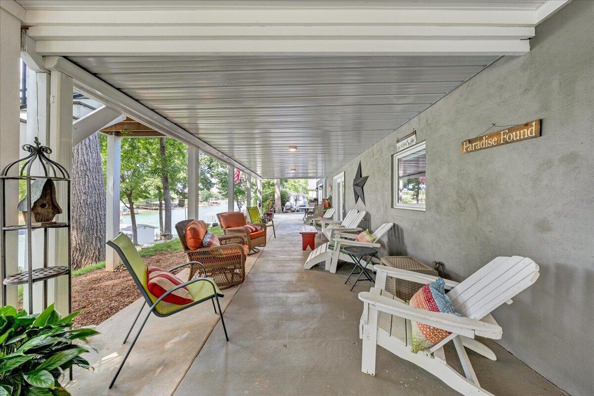 129 Douglas DR
