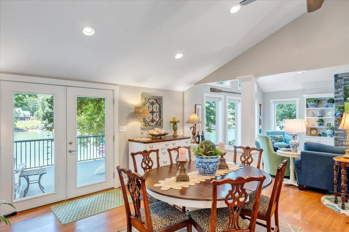 129 Douglas DR