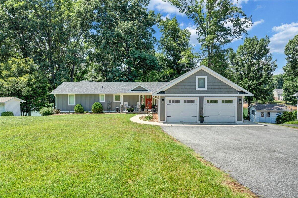 129 Douglas DR