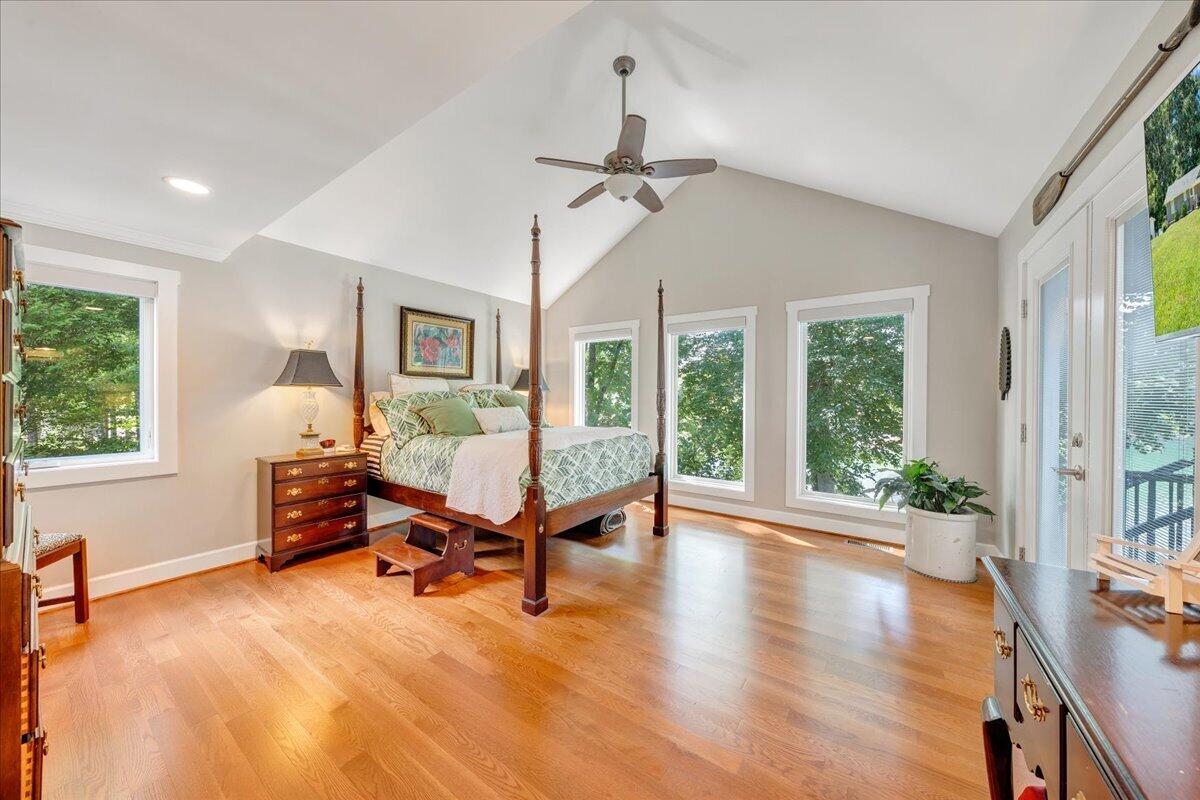 129 Douglas DR