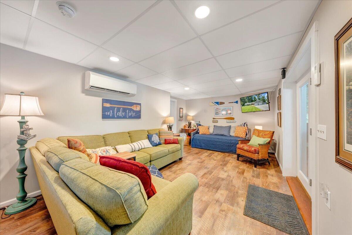 129 Douglas DR