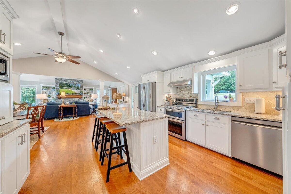 129 Douglas DR