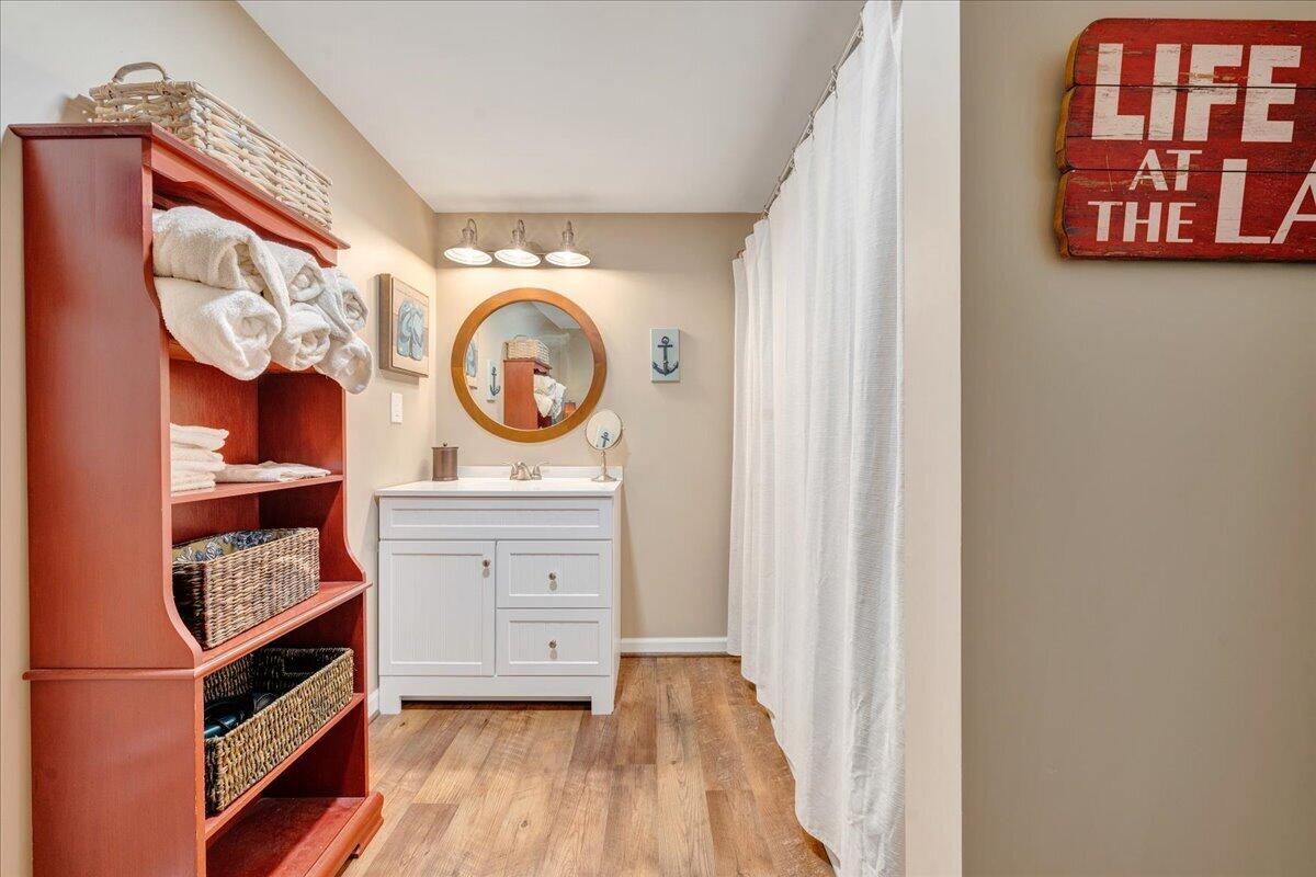 129 Douglas DR