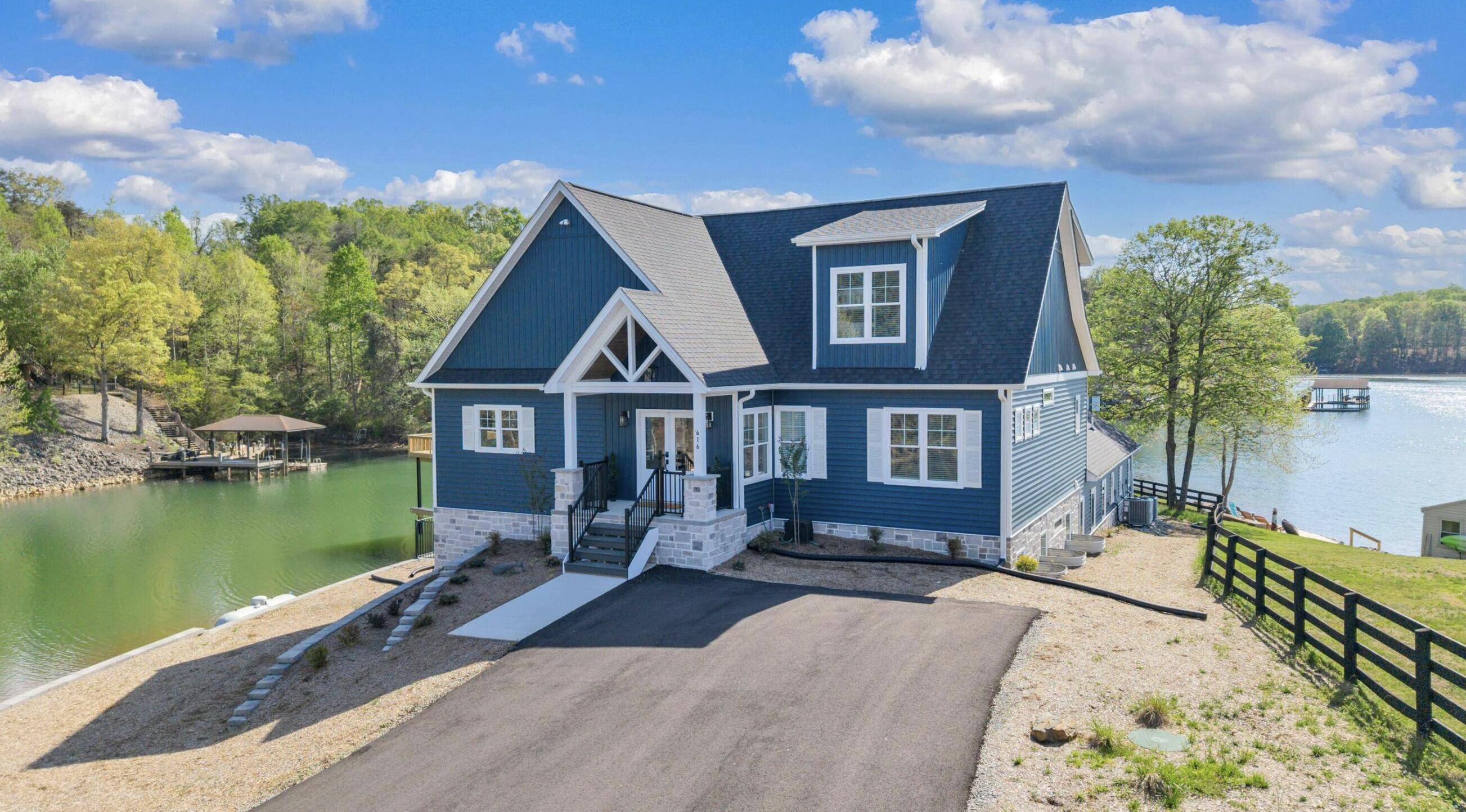 2937 Blount DR