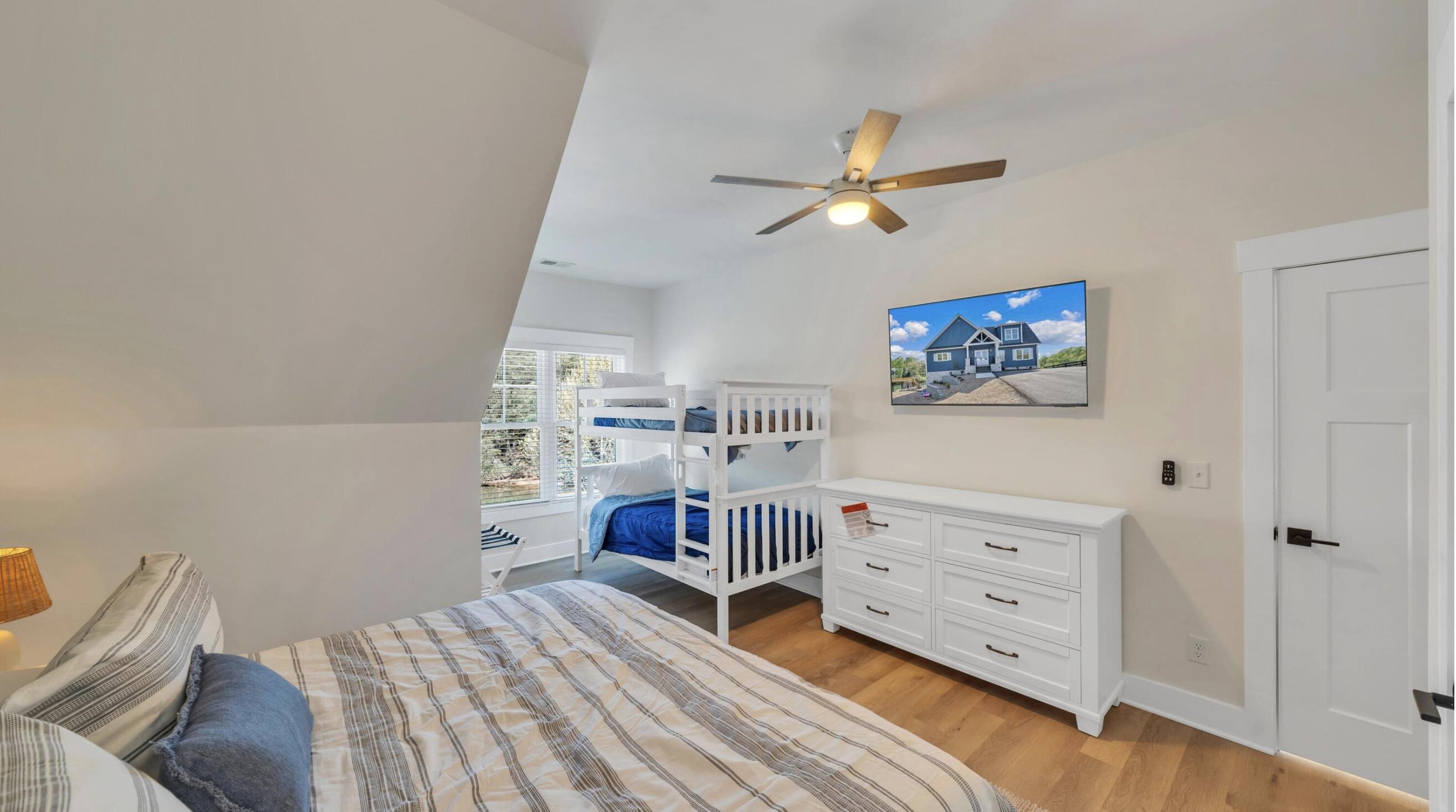 2937 Blount DR