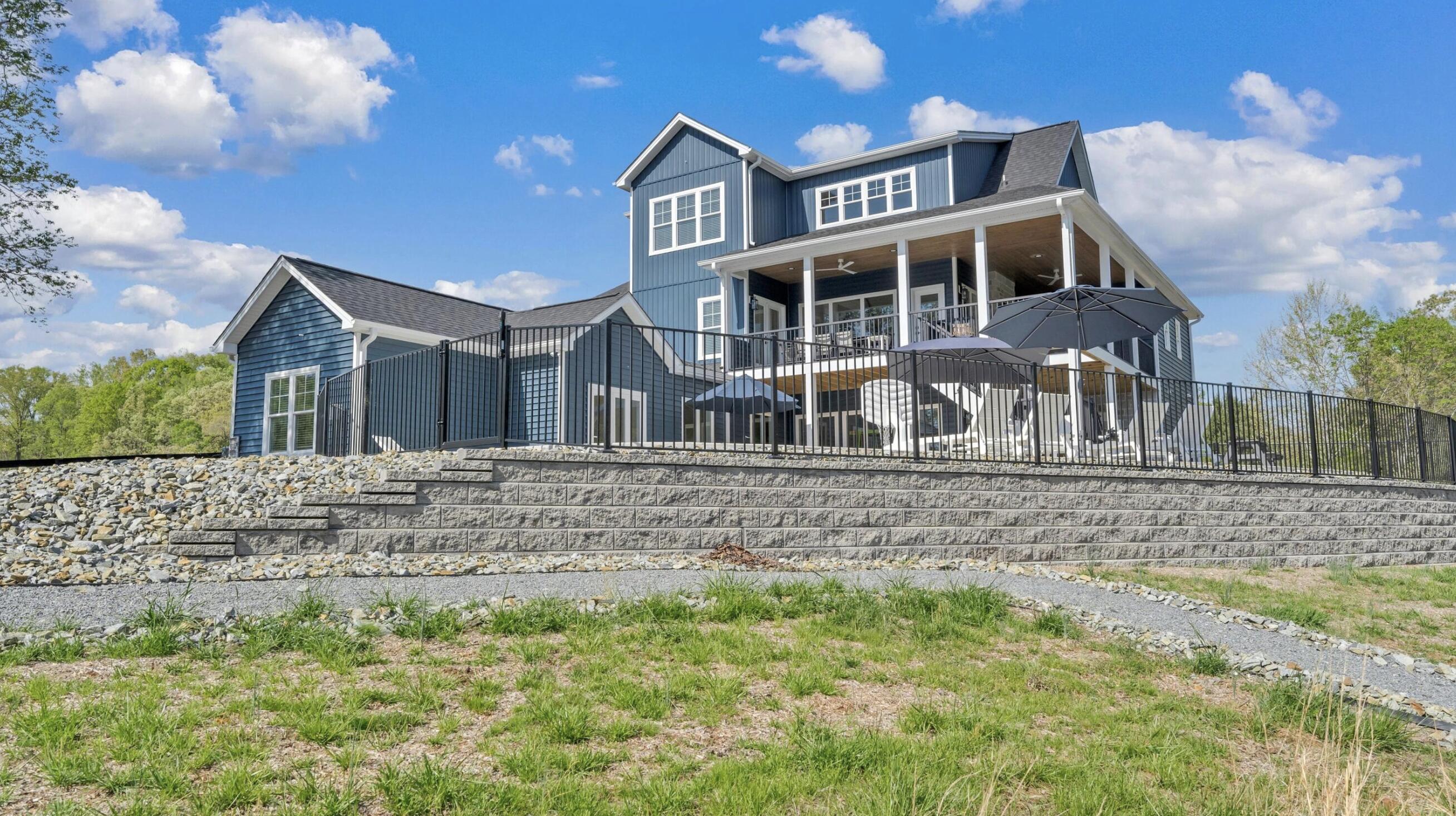 2937 Blount DR