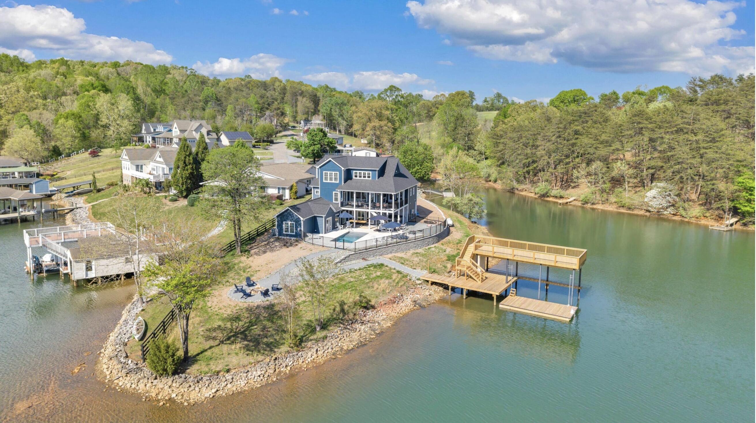 2937 Blount DR