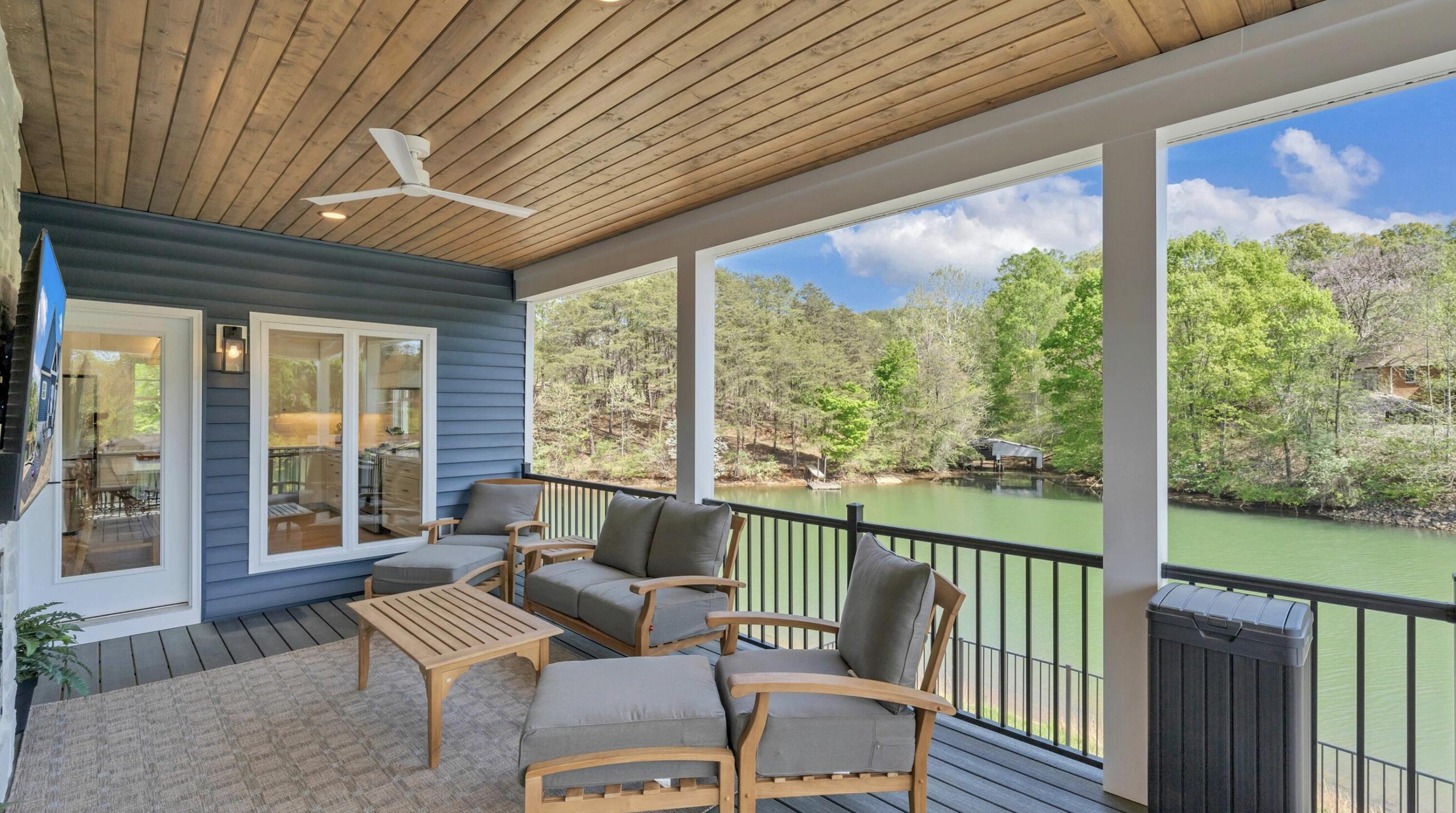 2937 Blount DR