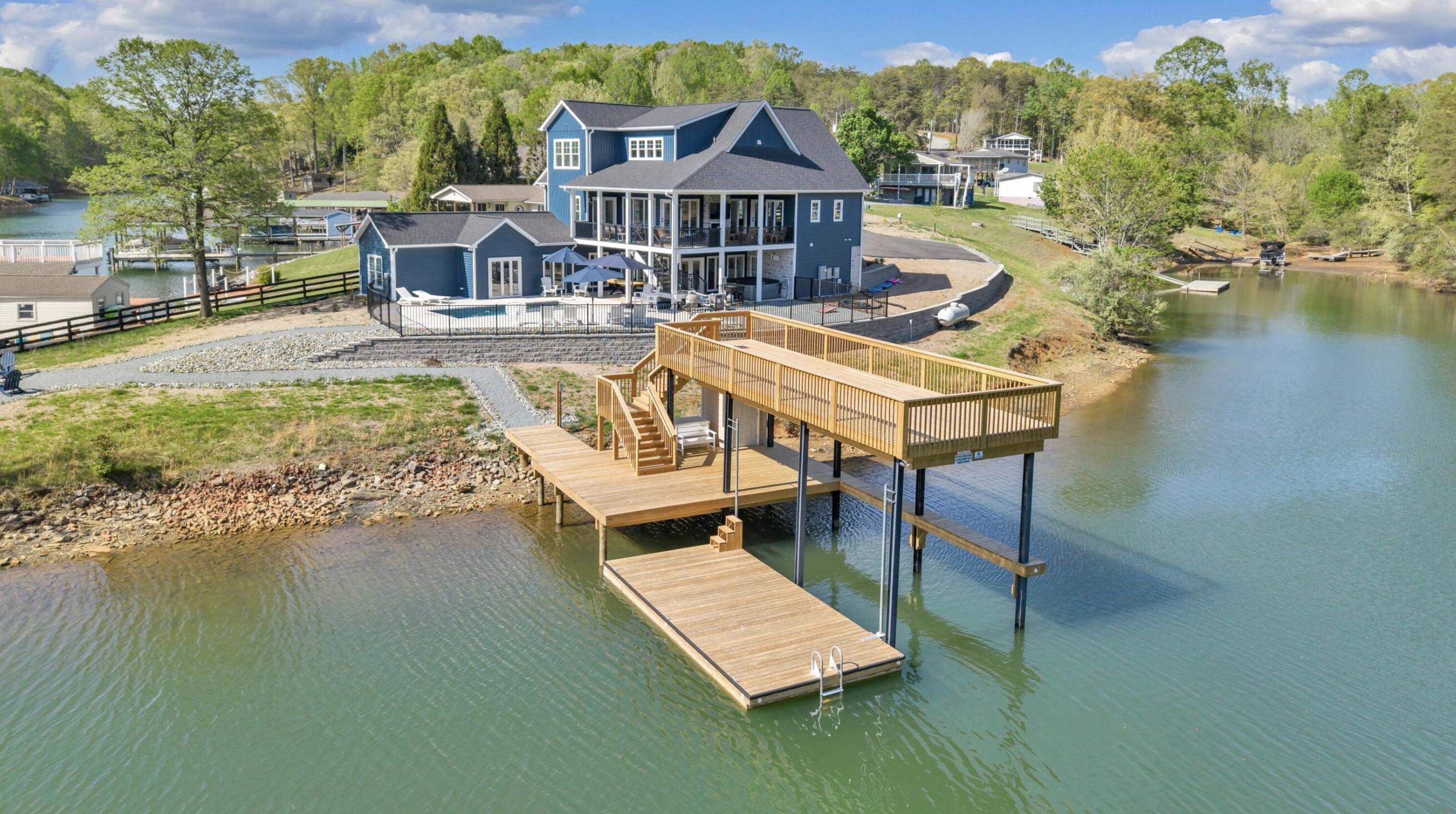 2937 Blount DR