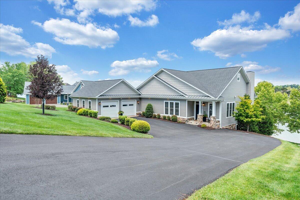 290 Sunset Pointe DR