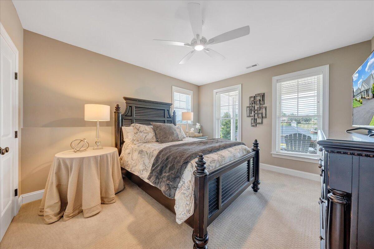 290 Sunset Pointe DR