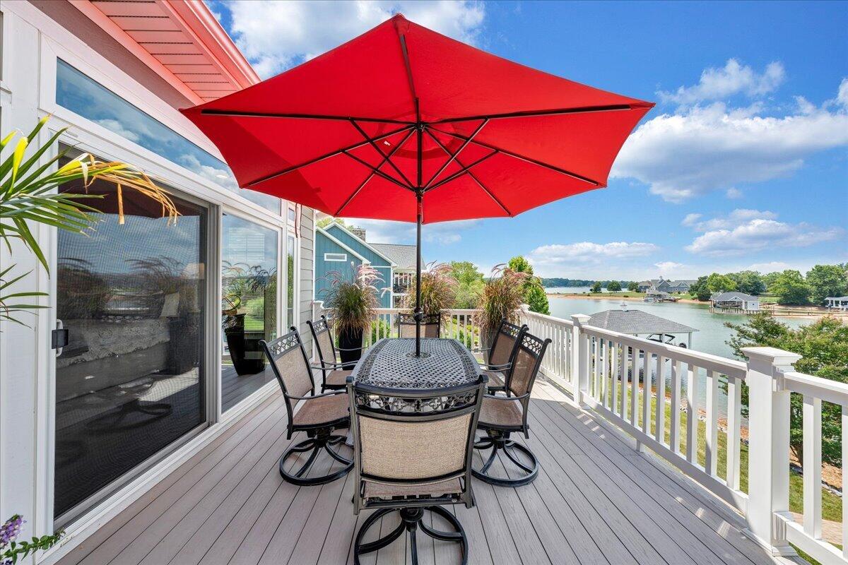 290 Sunset Pointe DR