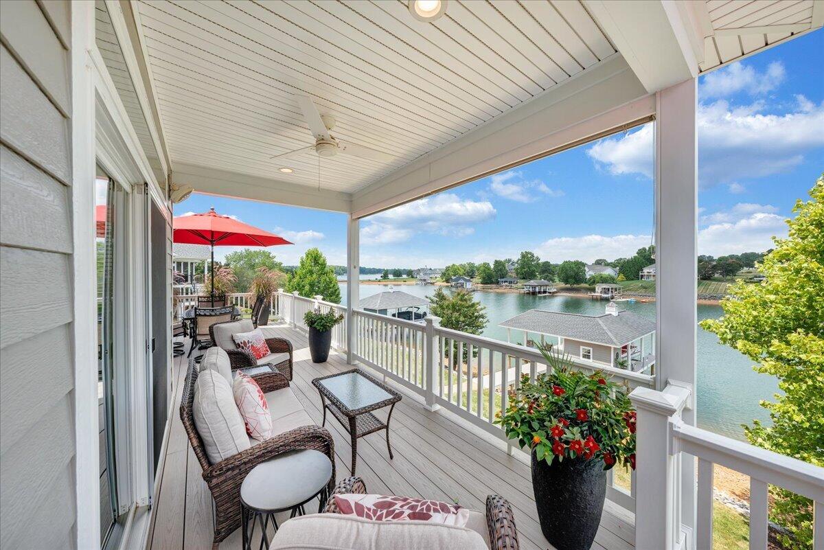 290 Sunset Pointe DR