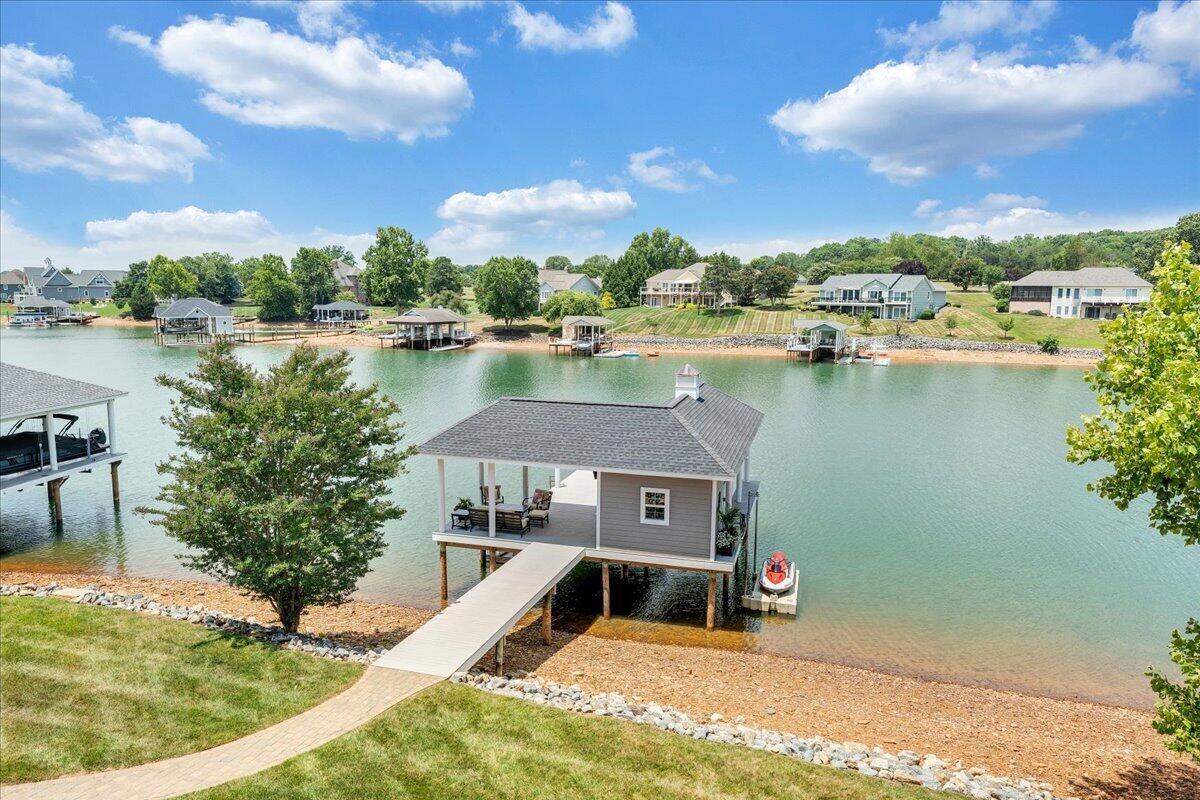 290 Sunset Pointe DR