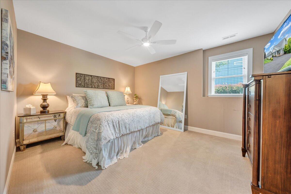290 Sunset Pointe DR